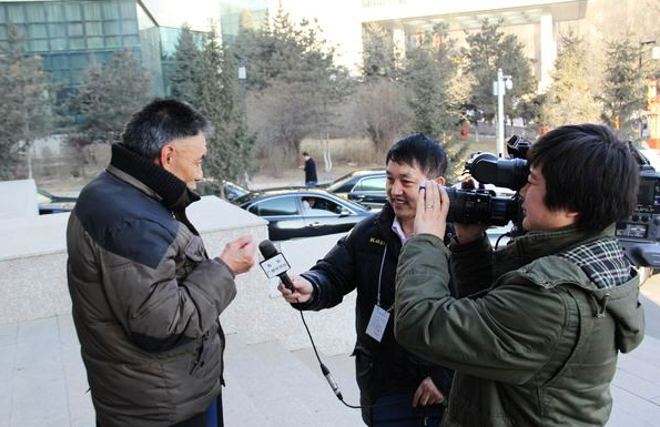 （本地）省委理论学习中心组召开学习会议